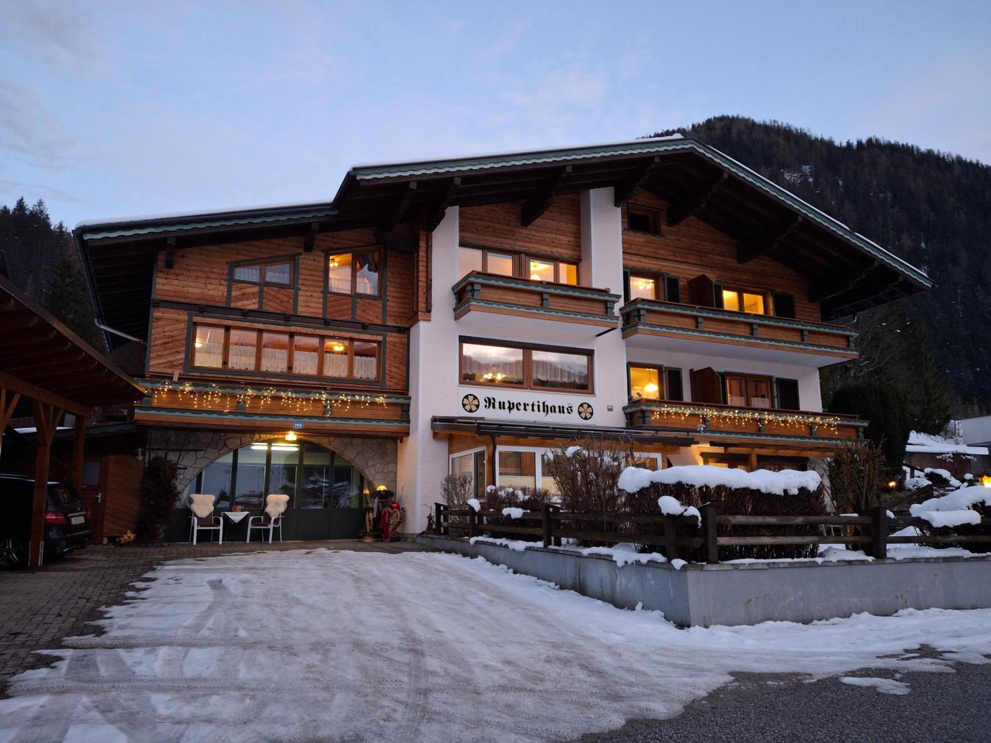 Ferienwohnungen Rupertihaus Flachau Exterior photo